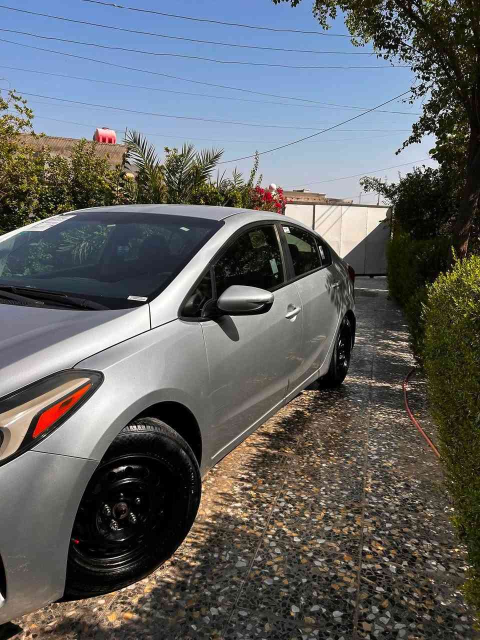 كيا فورتي موديل 2017ليبل واحد
وارد امريكي حادثها جاملغ خلفي فقط بدون ايرباك 

مكينة 2000 دوش

كير at المرغوب

السيارة جديده بمعنى الكلمه

شاشه بلاديه+ كامرة

تحكمات ستيرن جهتين

3 وضعيات قيادة 

كشنات  جديده 

منظومة تبريد جديدة

بجم كبس 

تخم تاير جديد 

صدر امامي خلفي جديد 

تراي مال زيرو

السيارة بأسمي تحويل ثاني يوم

السيارة كاملة متصرف عليها شي

السعر 116 $$بيها مجال

مكاني بغداد

***********

‭***********‬
