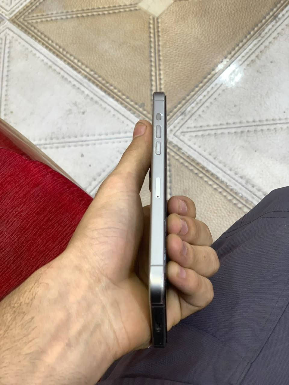 ١٥ برو ماكس • ٢٥٦ • بصرة