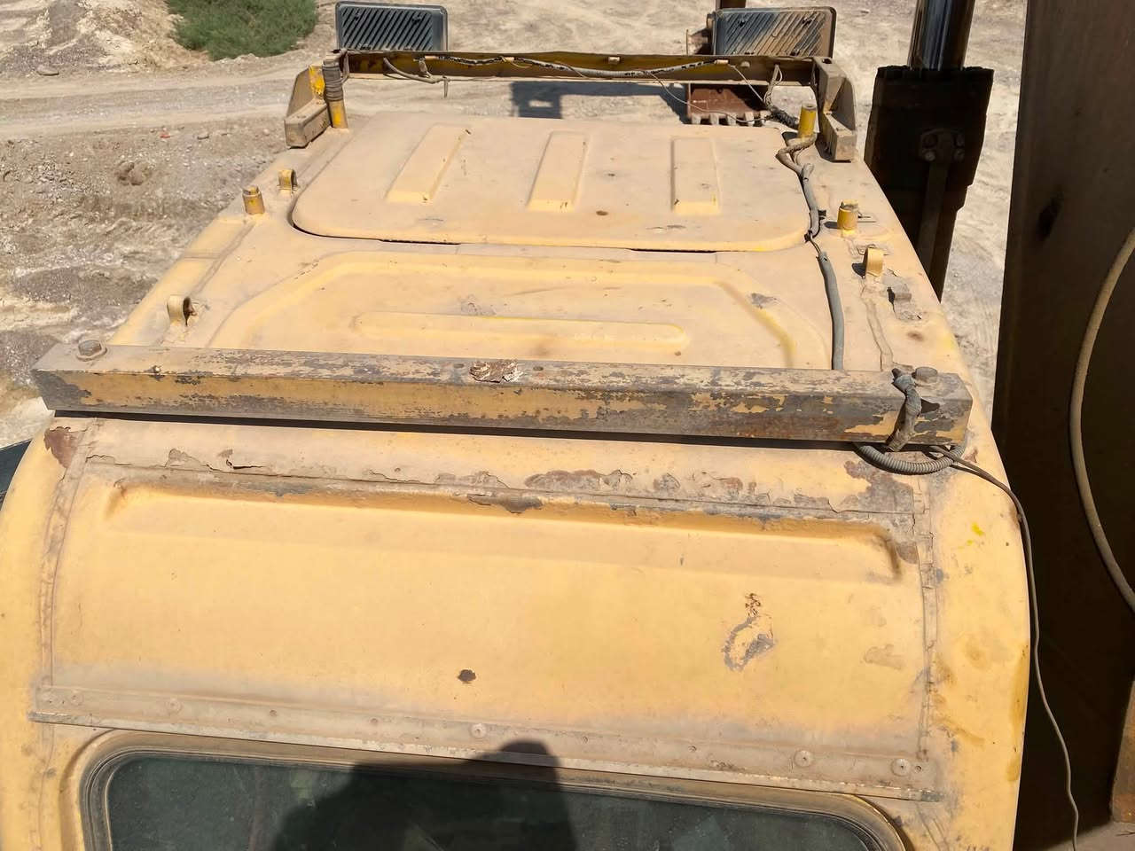 حفاره كوماتسو حجم 240 جب طويل رقم شمالي موديل 98 جاهزه للعمل كله جديد السعر 175 مكاني ديالى وهذا رقمي ***********
