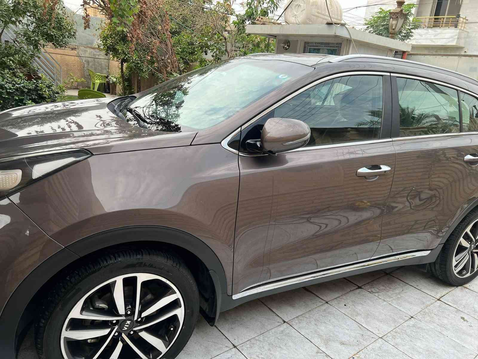 السلام عليكم سبورتج ٢٠٢٠ خليجي مكفولة كفاله عامه من الصبغ والتبديل عدى شخوط بسيطة جدا
مواصفات 
بصمة + بصمه ابواب 
كامرة + شاشة بلادي 
تبريد بيانو 
اشاير بالمري مري شفط 
تحكمات ستيرن 
كشنات كهرباء 
حساسات امامي خلفي 
ماشية ٧٣ كم 
ويل ١٩ تايرات جديدة
مكينة ٢٠٠٠ دوش  
ادامة كاملة متصرف عليها ربع 
سعرها ١٨٣ وبيها مجال بسيط 
الاتصال ***********
السلام عليكم سبورتج ٢٠٢٠ خليجي مكفولة كفاله عامه من الصبغ والتبديل عدى شخوط بسيطة جدا
