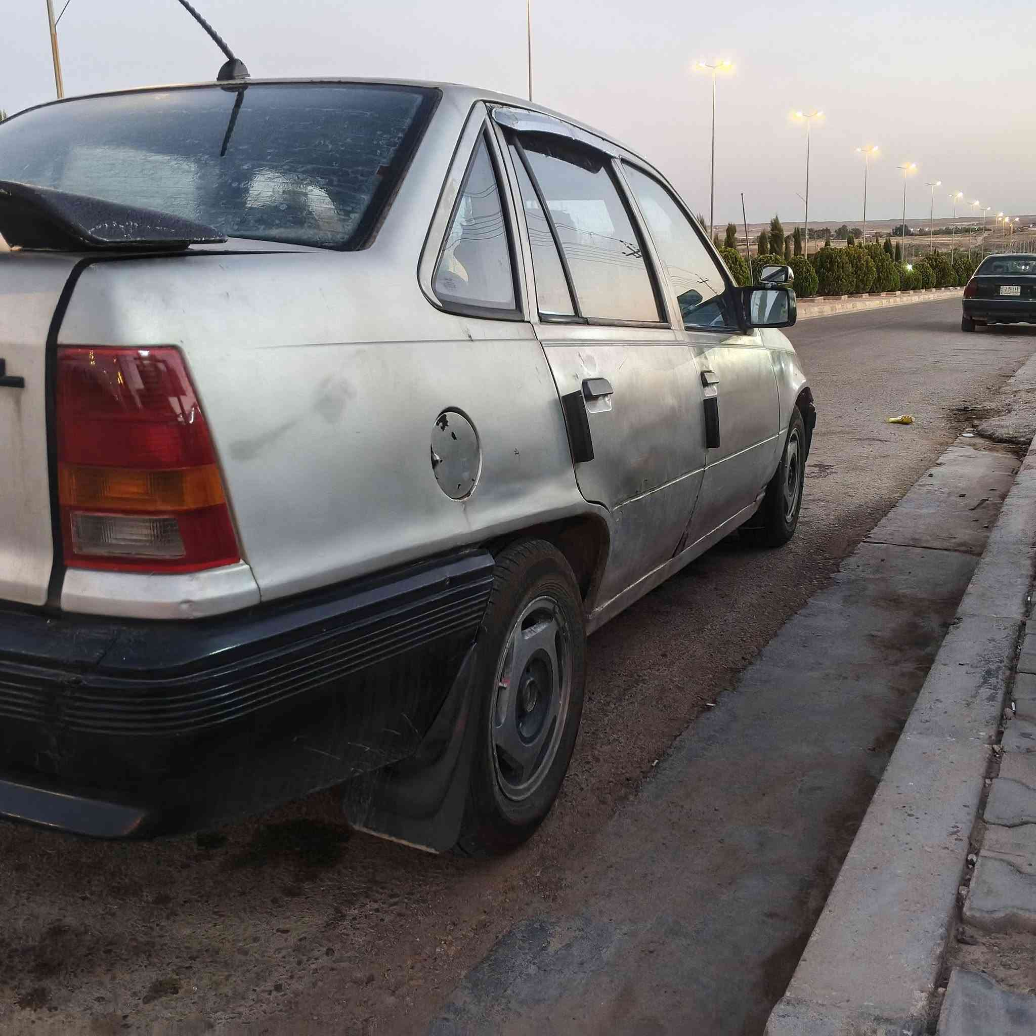 السلام عليكم اوبل كاديت موديل 1991 سياره جاهزة راعيها الي باسمه براوه مكان السياره راوه كير محرك مكفولات تخم تاير سنويه صار 10 أيام من صقطت سياره متعوب عليها ابيع مقدمه والباقي قسط نص نقد ونص اقساط اقساط اقساط السعر 22ورقه قفل قسط للاستفسار ***********

