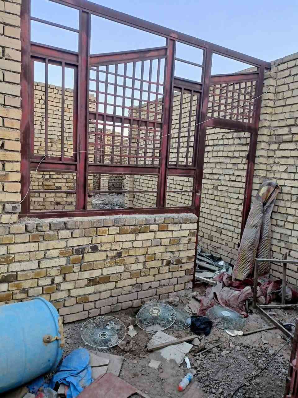 السلام عليكم بيت ايكل البيع عل حولي زراعي مساحه 150 السعر 30 وبي مجال قليل ***********
