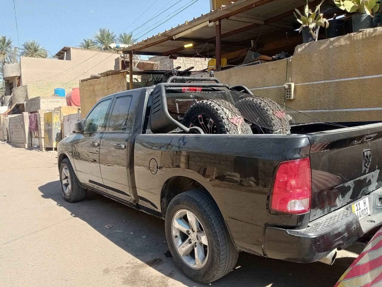 السلام عليكم للبيع دوج رام كلاسيك موديل 2018سياره رقم بغداد موميز بسمي مكان سياره بغداد  وارد امريكا حادث بنيد  بدون يرباك 
سياره جاهزه محرك 
8 هيمي دفع رباعي ترهم مراوس حسب القناعه تخم تأثير  سياره كله بلادي السعر 2010 بيه مجال *********** أحله من صور
