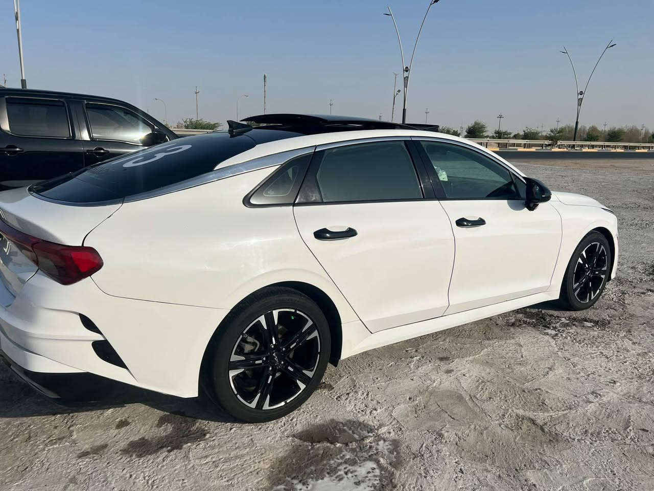 كيفايف 23وارد  امريكي ماشيه 83ميل رقمها حر  فول مواصفات محرك 1600تيربو  حادثها صندوك سعر 170وبيها مجال تصال على رقم *********** عنوان بصره
