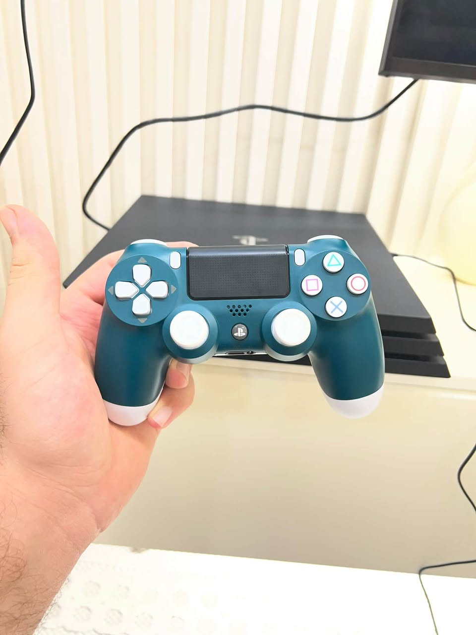 بلي فور برو للبيع او المراوس جهاز اخو الجديد مفتوح فقط تنضيف يجي ويا جوستك ولعبة GTA سعره 350 الف 

المكان البصرة التنومة 

للتواصل واتساب ***********

