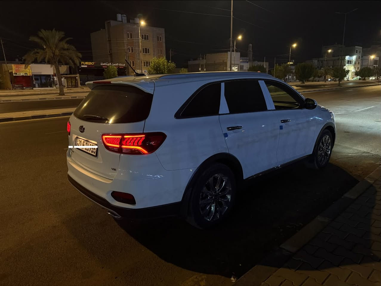سورنتو 18 شكل 20 نظيفة للبيع فقط سعر180 بيها قطعتين وشويه  مكان نجف رقم شمالي مكلف بنشر اتصال فقط ***********
