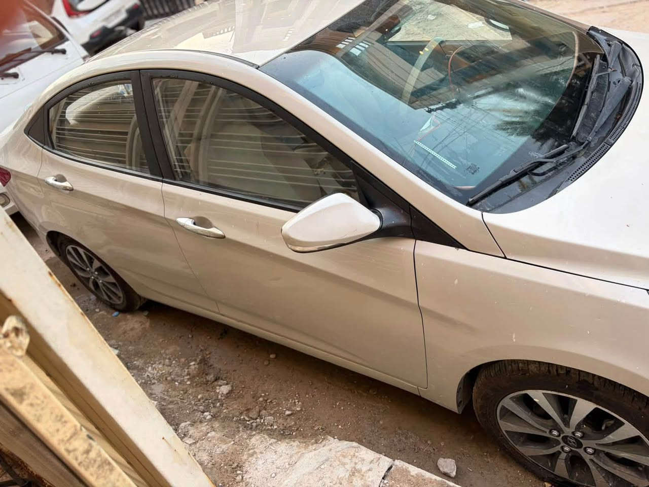أكسنت 2006خليجي 
لا مضروبة ولا مبدل شيء
فقط صبغ بالدعامية الخلفية
المحرك 1400
إذا أكو مراوس بعد أفضل
ماشيه 98 الف 

⭕️ السعر سوي تعليق رد فوري
 
مكاني: بغداد الشعب
رقم صاحبها: ***********
