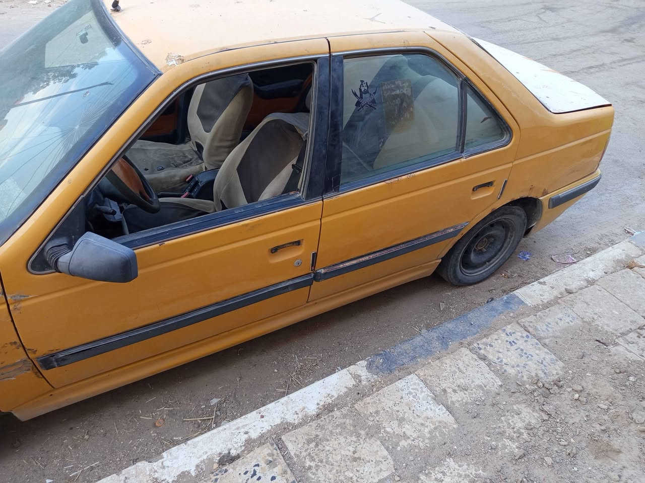 السلام عليكم سياره بيجو باص موديل ٢٠١٥ سعر ١٠ مضروبه بچم واتس *********** ناصرية, ذي قار

