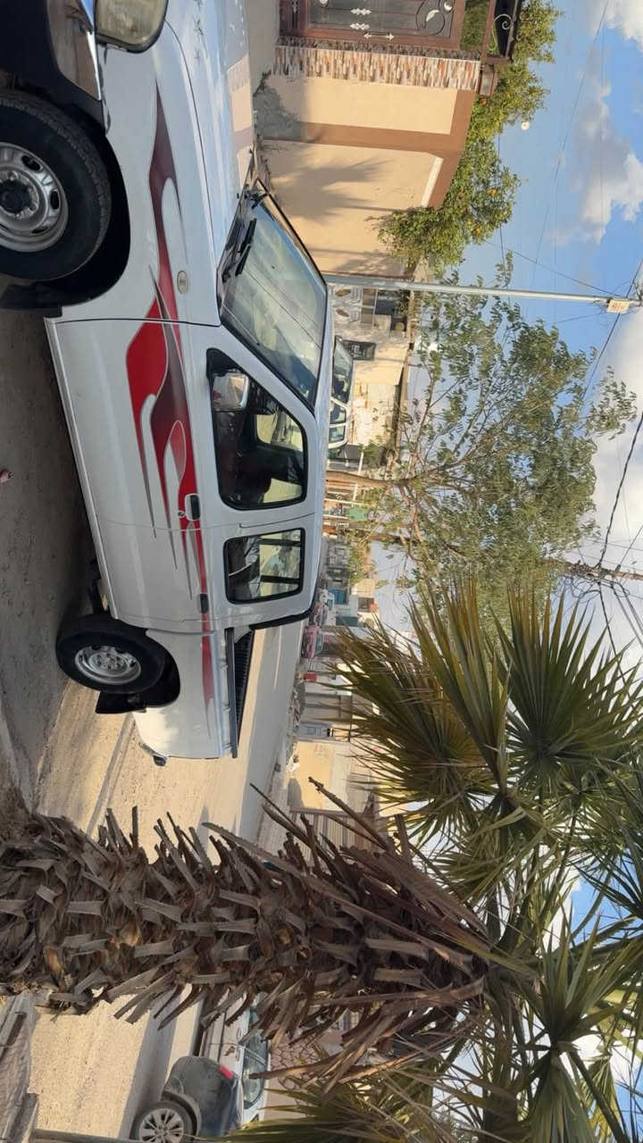 پیکاب نیسان ٢٠٠٦ ناو سوور چوار جام کارەبا دەبڵ گێج سویچ کۆنترۆڵ سەنەوی نوێیە هەتا نزیک ٢٠٣٠ بەناو خۆمەوەیە توندو تۆڵە تەقەوڕەقە بەشەرت گێڕ و مەکینە و تەبریت بەشەرت دەفتەری بەنزینی هەیە ڕەقەم هەولێرە ٤ تایەی لۆکی لەسەرە دینار مەسرەفی نییە ٢ چەمەلەغی بۆیاغە نمونەیە لەجوانی سعریشی ١٠٢ گەڵا و مەعمەلەیە برایانە . ئەگەر موشتەری نییت ماڵەکە مەشکێنە لەگەڵ ڕێزم

***********
