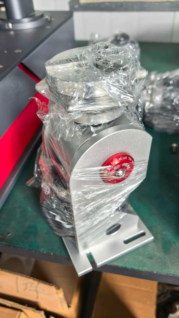 السلام عليكم 
ماكنة جديدة ما مفتوح 
 Fiber laser 70
واط  JPT 
مساحة عمل عدسات ٣ 
٣٠ في ٣٠ سم
٢٠ في ٢٠ سم 
١١ في ١١ سم 
مع راوتري مع منكنة 

بغداد حي الجهاد 
***********
