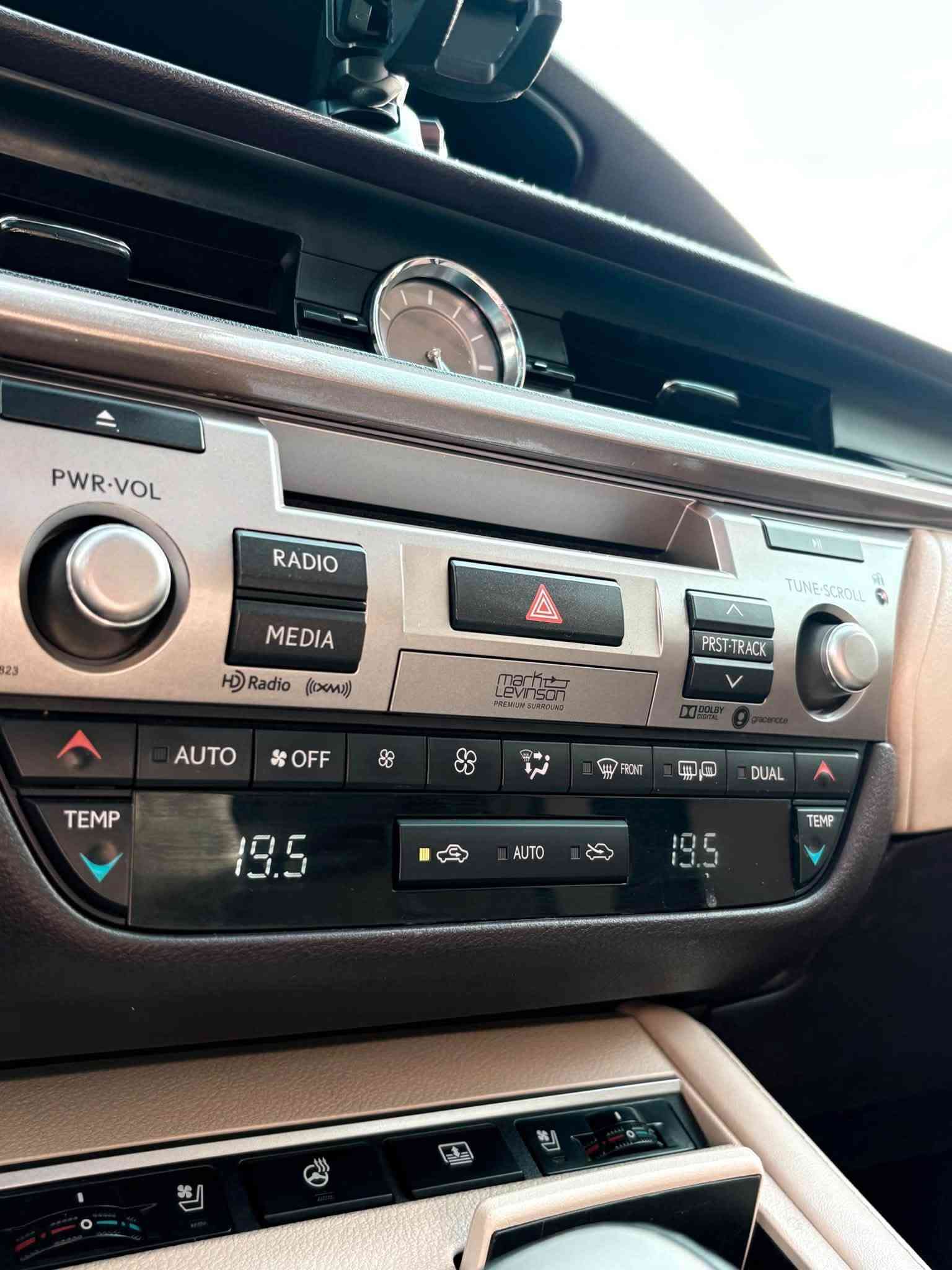 لكزس ES350 • ٢٠١٨ • بدون صبغ