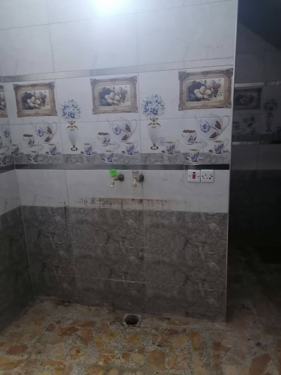 السلام عليكم
دار للبيع طابو صرف مساحتها 90 متر طابقين تقع في ابو دشير شارع الضغط وبالضبط قبل اسواق جدو اللي بنهاية شارع الضغط بفرعين

تحتوى الدار على مدخلين استقبال وحولي كبير بيه المطبخ وصحيات وغرفة نوم واحدة وصحيات خارجية

وفي الطابق الثاني 2غرفتين نوم والبيت عكاده الطابقين

للاستفسار عن السعر الخاص مفتوح

للاتصال *********** او ***********

لرؤية منشوراتي اكتب دلالية ابو كرار الشويلي للعقار وراح تشوف كل شي موجود واي شي يعجبك راسلني عليه وتدلل وانا بخدمتك ومستعدين لعرض عقاراتكم لدينا اتصل بنا واتس اب او ماسنجر وبالخدمه
