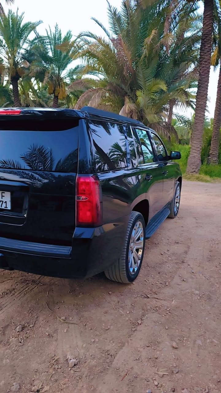 السلام عليكم...
للبيع شوفرليت تاهو 2016 LTZ 
وارد امريكي رقم بغداد دولي 
الحاله _ ممتازة جدا سياره
تشغيل عن بعد _ كاميرا دوارة  _ رادارات امامية وجانبية _ حساسات تشغيل عن بعد _ دعامية _ بلاجكتور   _ كشنات جلد  كهرباء حتى المقاعد الخلفية _ كشن خزن _ كشن تبريد تدفئه  _ كشن السائق رجاج _  تبريد 3 قطع _ صندوق جك كهرباء  _ 4 يدات بصمه _  usb _ بلوتوث _  سلايد روف _ قاصه _ ستيرن كهرباء - دوسات بانزين وبريك كهرباء _ عتب ابواب كهرباء  ماشيه 130 حقيقي 
وبعد بيها كومه مواصفات تجي وتشوف بعينك افضل 
السيارة باقية ع نظافتها جديده بمعنه الكلمه
محرك وكير بحالة ممتازه برغي واحد مامفتوح
ويل LTZ حجم 22
مكان السياره ( بابل ) 
السعر 310  وبيها مجال 
للاستفسار الاتصال على الرقم *********** ***********
