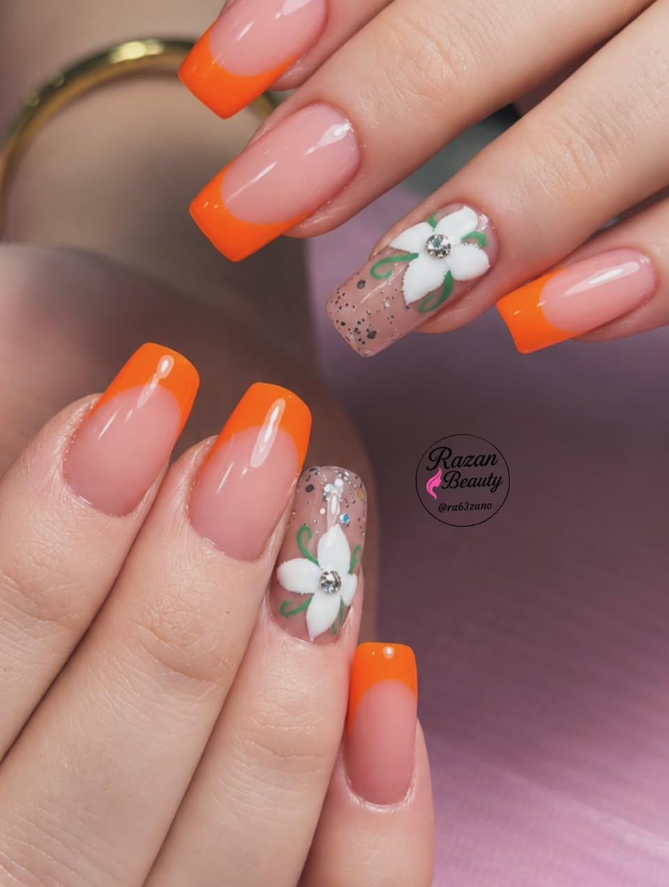 #البياع_ش_12_تقاطع_الحمام_خلف_مكتبه_ميم_***********

نص مكتوب في الصور:
- Razan Beauty @ra63zano