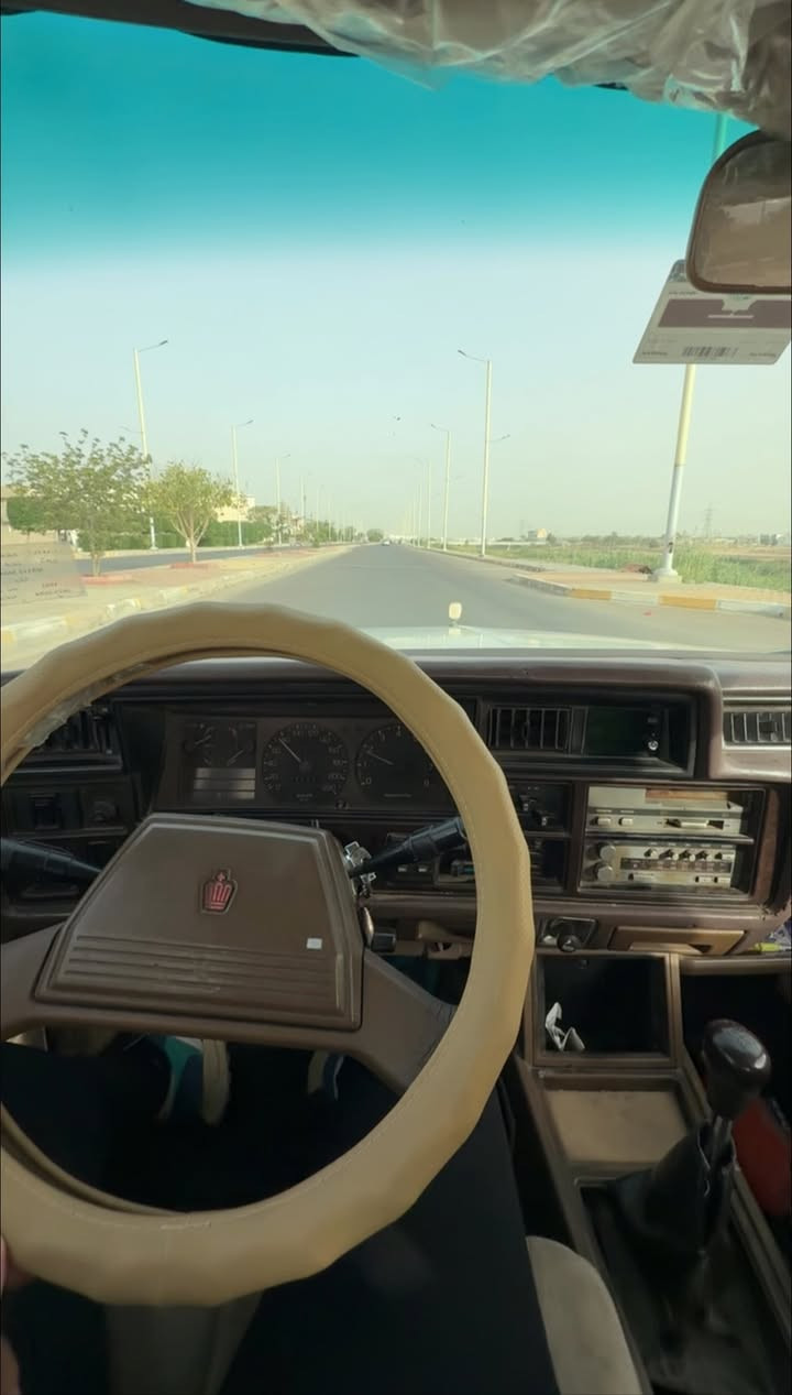 السلام عليكم 
 سوبر موديل ١٩٨٢ 
مكينه وكير بلادي على وضع الشركة 
 صبغ حزام بدون ضربه او حادث 
السعر ٥٢ وبيها مجال للاتصال ***********
