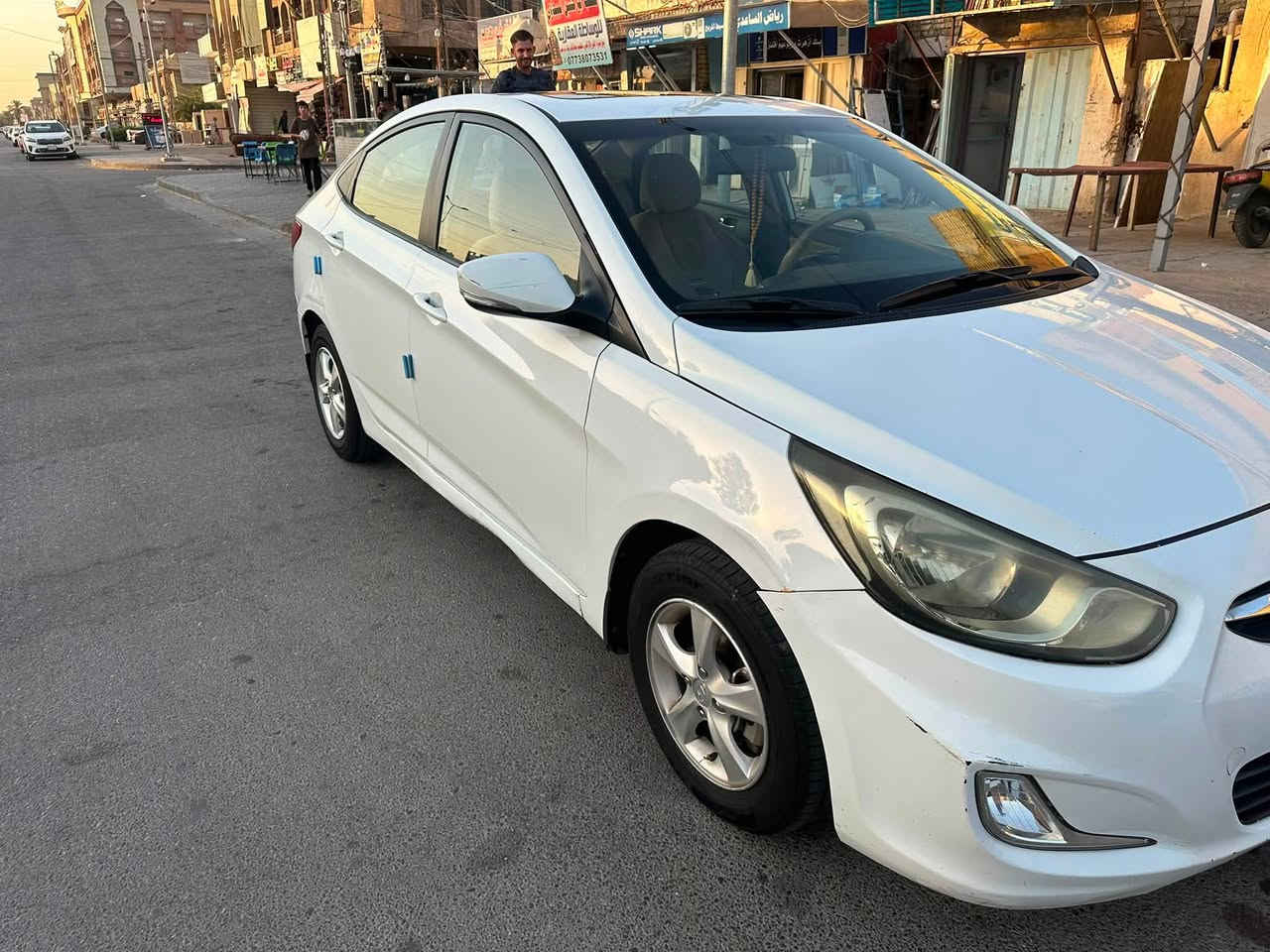 من رخصت الادمن
اكسنت موديل 2011خليجي 
بيها حادث باب وجاملغ بصف السايق او بيها طخطخات مثل مموضح بلصورة 
السيارة كلش حلووة وتبريدها ثلج 
السعر 85 ورقة وبيها مجال للشراي 
مكان السيارة بغداد حي العامل 
السيارة باسمي التحويل ثاني يوم

للستفسار ***********
