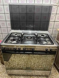 طباخ كريازي مستعمل خمس عيون نضافته 100/100 سعره 450 وبي مجال رقم الهات...