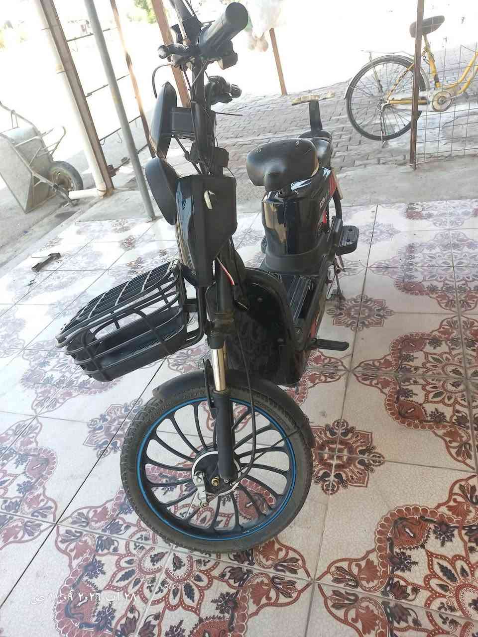 سلام عليكم دراجه شحن للبيع نضيف بطاريات جديده سعره 275وبيه مجال مكاني كركوك للتواصل ***********او خاص
