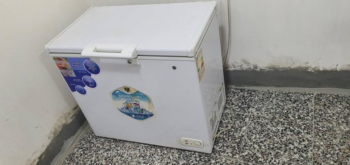 للبيع اغراض جديده  كارتون ومستعمله نضيف  
مبرده حديد شباك بلاستك 65 
كنفيره جديد بالضمان والكارتون 85 
مجمده طرحيه  نضيفه  جدا  150 
عارضه براد  تركي ممتاز  195 
ميز مكتبي مجرات جديد  65 
دكسنات رفوف  نوعيه ممتازه جديد لم يستعمل 40
  
للتواصل  *********** 

الموقع بغداد  شاطء التاجي قرب الجزيره السياحيه
