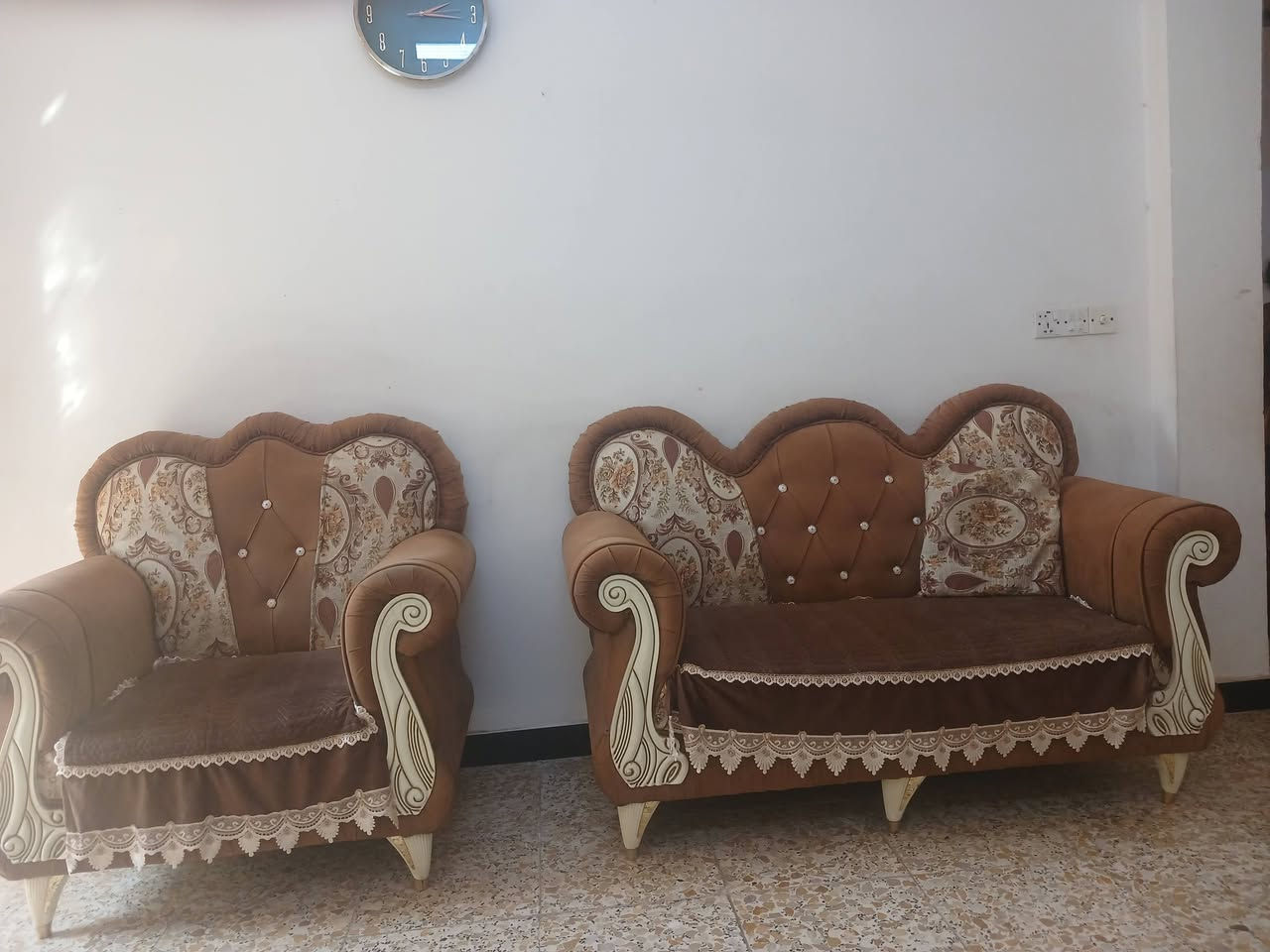 تخم للبيع نضيف تفصال ١٠مقاعد بدون اي ضرر المكان الأمين سكينه ***********
