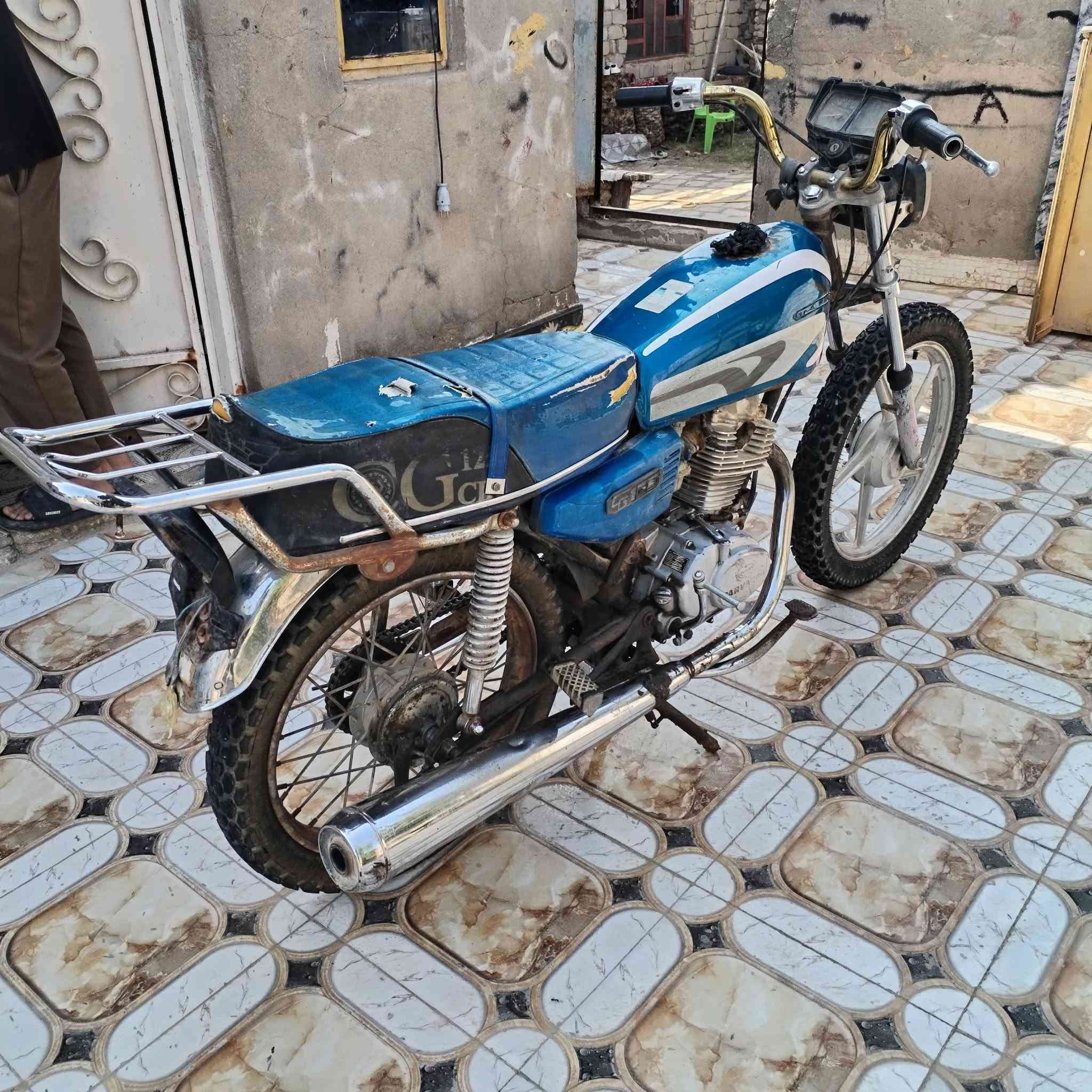 كلك هندر • تشتغل • واحد