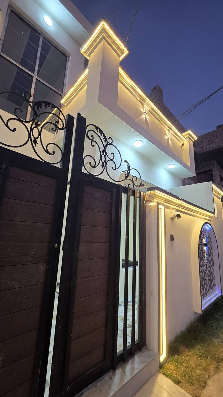السلام عليكم دار للبيع مساحه ١١٠ متر مربع
محتويات الدار
 غرفتين نوم+استقبال +مطبخ +هول درج دخلي وبيتونه +صحيات خارجيه داخليه  
موقع دور السكك قريب علا جمع الغفران 

سعر ٦٢ وقبل لتفوض 
للاستفسار الاتصال علا صاحب الدار ***********
