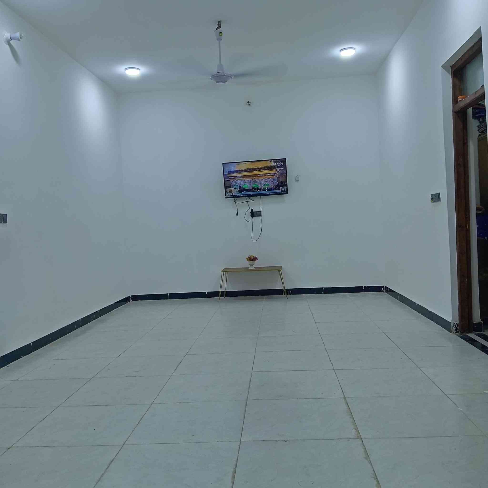 بيت جديد للبيع حي لأمين مساحته 230 م بناء 2غرف وصاله مطبخ واستقبال وحمام طارمه حلوه تفاصيل أكثر على رقم *********** واتسب
