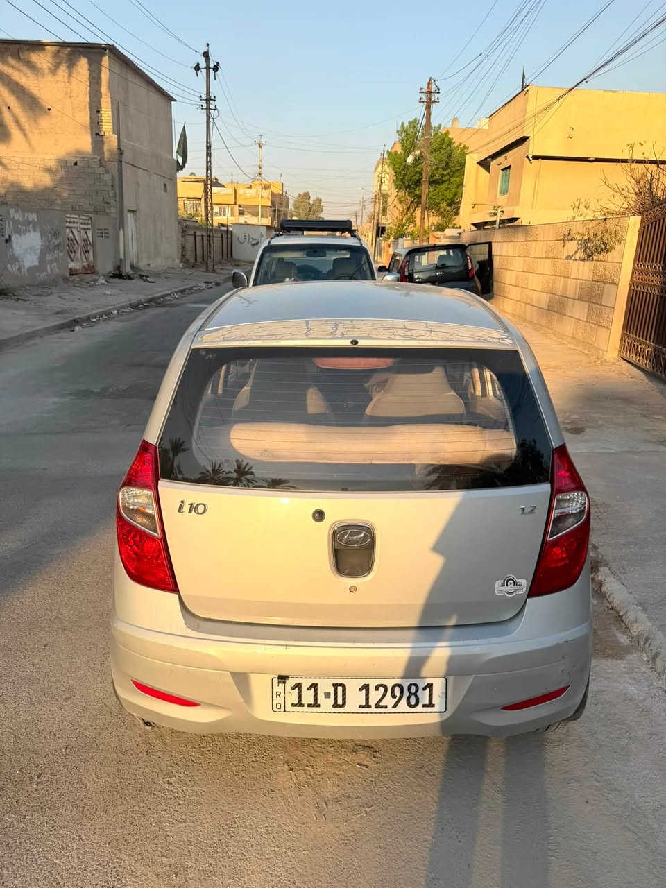 هونداي i10
٢٠١٥ خليجي 
مكينة ٤ سلندر ١٢٠٠ 
مكفولة من الضربة والصبغ عدة بيها مكانين تعديل بارد فقط سيارة جديدة وحلوة ماشية٦٩ الف رقم بغداد الجديد شادلها شاشة وكامرة تخم تاير جديد عارضها ب ٧٠ وبيها مجال بسيط  مكانها بغداد *********** هيثم
