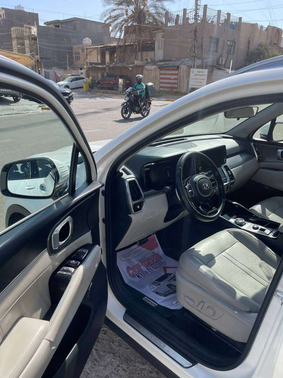 سورنتو خليجي للبيع 2021
فول مواصفات
كفالة عامة 
بانوراما
كشنات جلد كهرباء
5 كاميرات 
6 سلندر
27000
للاستفسار ***********
