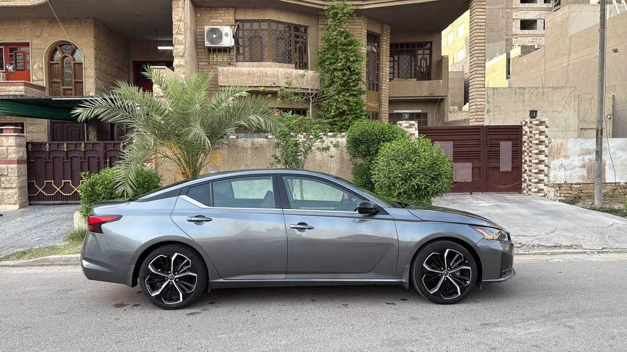 السلام عليكم نيسان التيما 2024 SR+  فول فول السيارة تقرير غرق  جاهزة  من كلشي  بيها كردحة خفيفة بلباب الخلف السايق   كلشي مسويت لا كحلتها ولا  بولشتها  تحتاج فقط تكحيل والجاملغ العكس السايق الخلفي كلير من امريكا  السيارة اني مرقمها على ايدي سنوية بأسمي ماشية 47 الف 

مواصفات:-
شاشة جبيرة 
كشنات جلد 
تشغيل عن بعد 
لد امامي  
ويل 19 علية ختم SR
سلايد 
كشنات تدفئة 
اللون المميز 
منافذ USP امامي خلفي
شحن لاسلكي 12V
رادارات جانبية 
رادار خلفي 
حساسات خلفية 
نظام خروج عن المسار 
شفتات ستيرن 

مكان السيارة بغداد اليرموك  

 السعر 150 ورقة وبيها مجال للشرااي ***********
