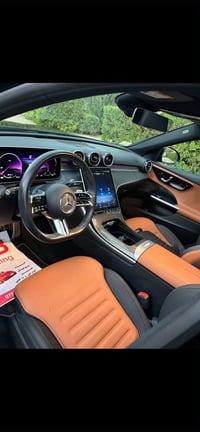 مرسيدس C300 AMG • ٢٠٢٣ • ٣٠٠٠٠ مايل
