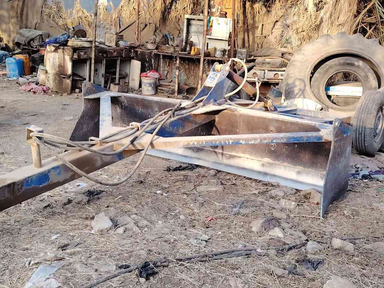 السلام عليكم اندبليت للبيع الحجم مترين ونص شغل حامد خمسيه العنوان بابل رقم الهاتف ***********
