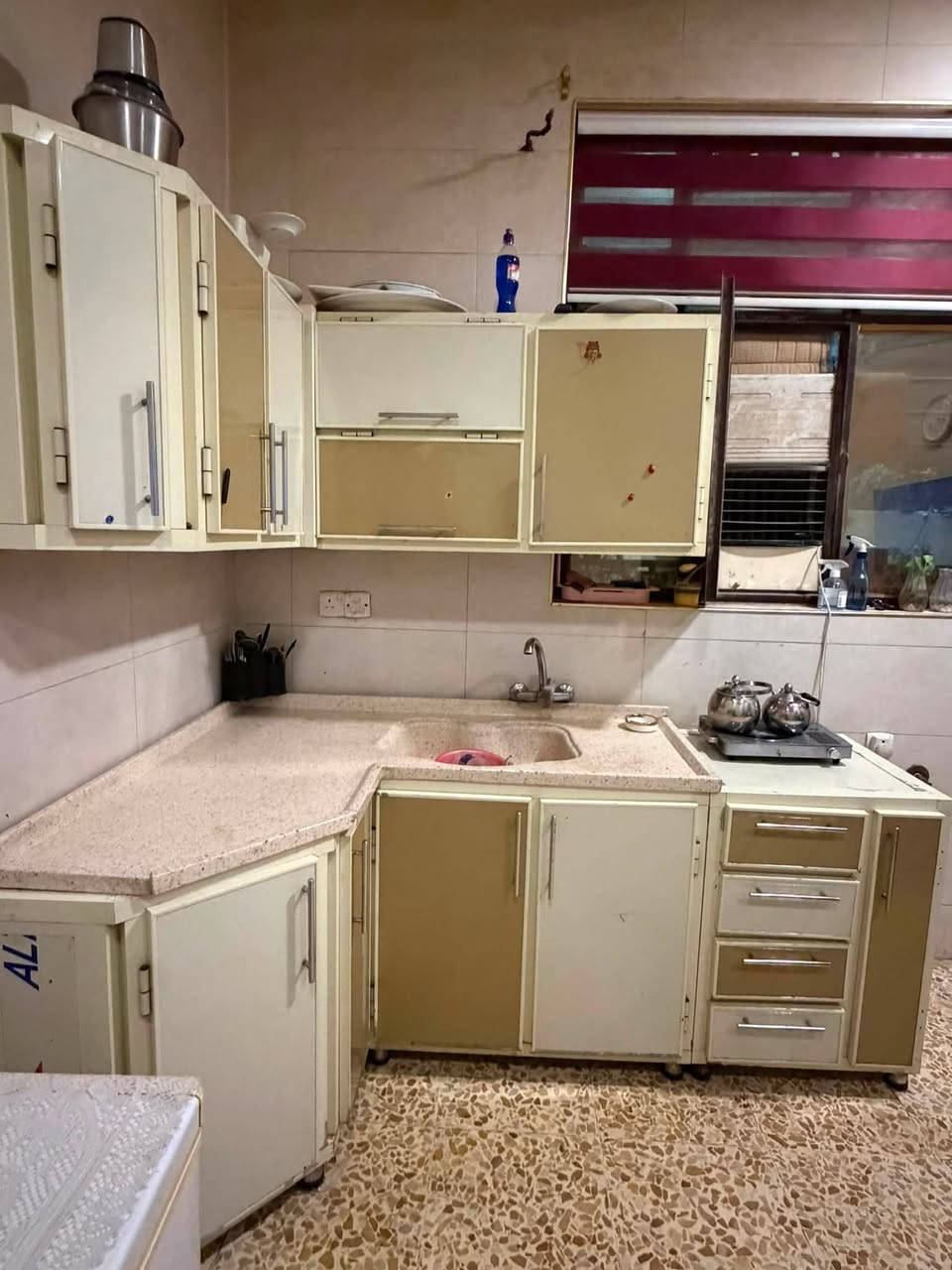 كاونتر 300 ميز طعام 75 الكاظميه ***********
