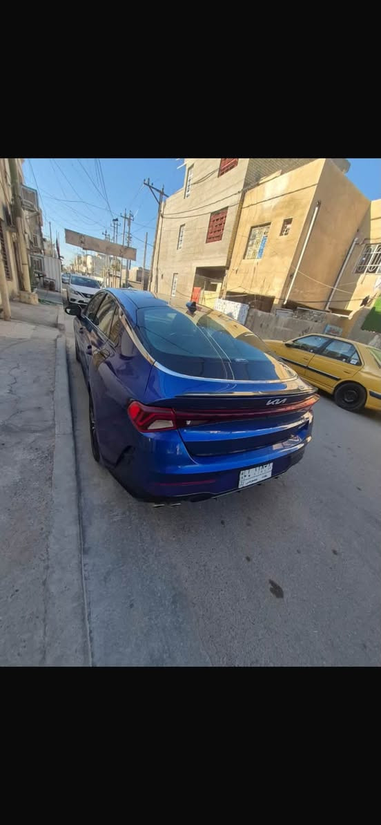 السلام عليكم
للبيع K5 موديل 2022 GT تيربو فول مواصفات
مواصفاتها 
مكينه 2500 تيربو

بك لايت LED

أشاير بالمري 

بانوراما 
ترحيب عند الاقتراب واناره باليدات
تشغيل عن بعد  بالبصمة
رادارات محيطيه امامي خلفي جانبي 
بريك تلقائي 
بيهىوضع الهدوء اثناء الاتصال 
شاشه كبيرة 
بيه سستم صوت مضخم وانارة داخليه مشدوده من امريكيا 
قياده ذاتيه 
توقف ذاتي 
بريك امامي ومانع تصادم تلقائي
بريك خلفي تلقائي في حاله الرجوع للخلف ووجود حركة مفاجئة
تحديد مسار  
مثبت سرعه
شاشة اعطال  
هندبريك بصمه 

٤ وضعيات قياده ( بيه وضعيه السبورت بلص تحول السيارة طياره بالانطلاقيه)

شحن لاسلكي 

اوتو هولد 

كرسي السائق كهربائي جلد 

تدفئة مقاعد إماميه 

سماعات + مضخم صوت  

داخل اسود جلد مختم GT  

وباقي المواصفات معروفه 

ماشيه 74 ألف كيلو

حادثه بالمازدة اليسرة  يعني طارف الجاملغ والبنيد و مبدلات 
الباب خلف السائق بيه بارد
الباب الي خلف السكن بيه شخط صغير و خفيف ومكحل وصورته بالمنشور واكو طخه خفيفه على كد ٤ اصابع خلف الباب مبينه بالصور 
السيارة كله ليبل واحد حتى الدعاميه الخلفية ،ماعدا القطعتين 
مكفوله من الشواصي واللغود 
كير مكينه كله بلادي  
صور الحادث بالمنشور
رقم السياره بغداد باسمي تحويل ثاني يوم 
ومكان السيارة بغداد
السعر 174 وبيه مجال 

للتواصل ***********

