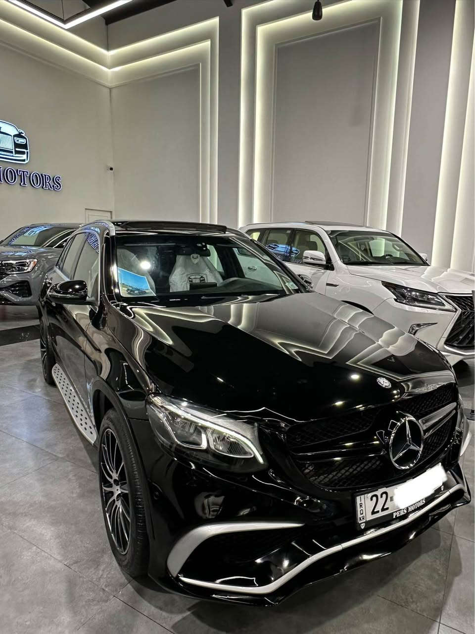 تحيه للأعضاء الكروب 
للبيع 
Mercedes-Benz 
Glc-300 AMG
2017
اللون اسود ملكي ♠️ 
وارد الماني ضمان دولي

المواصفات فول فول للاخير
‎رادارات اماميه وجانبيه 
نقاط عمياء
كشنات جلد وكهربائي وتدفئة 
تحكمات استيرن+شيفتات
استيرن كهربائي
مقاعد خزن  ميموري
سقف بانوراما
ماوس تحكم نظام الترفيه 
لايتات ليد نهاري امامي وخلفي 
وبقيه المواصفات المعروفه 
بي ٢-٣ مكان شوية pdr نص شبر
للتفاصيل اكثر 
***********     كورك ، واتساب، فايبر

مكان السياره اربيل معرض پیرس موتورس 🇩🇪 أربيل, العراق
