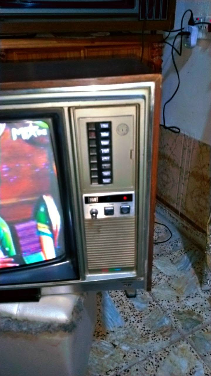 جهاز البيع تلفزيون توليف الذاتي الجهاز بلادي علا وضع الشركه ١٠٠%نضافه ٩٥ بل %شغال الاتصال علا الرقم ***********والله والي التوفيق
