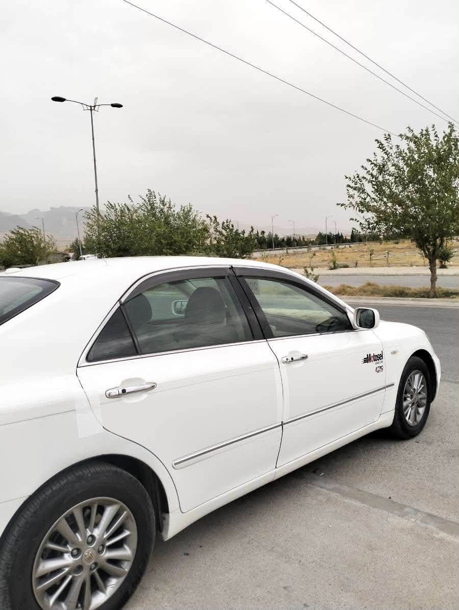 ٢٠٠٦ • بني • مكينة 1800