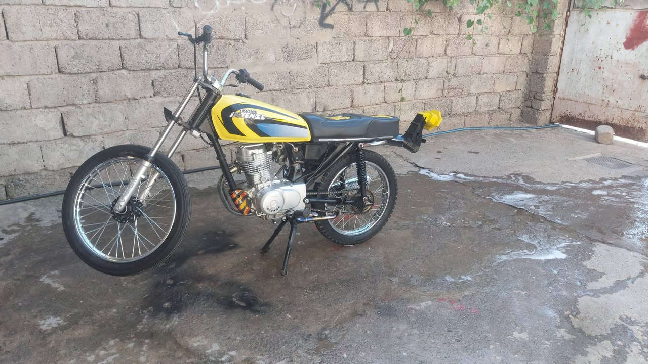 انتنس للبيع موديل 24 شاصي موديل 24 مكينه مفتوحه بس ولافات فقط سعر 430وبيه مجال مكاني حي سماح ايسر ***********
