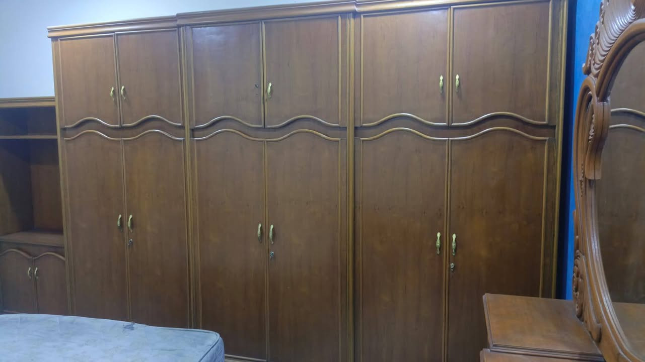 السلام عليكم غرفه عراقيه للبيع مكاني بغداد ***********
