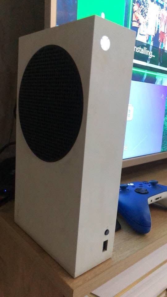 Xbox series 2021نەکراوە 
یەک دەسکی بیلادی و ئەکاونتی لەگەل3یاری بۆ کراوە 
Red dead redemption 
Call of duty 
GTA online 
هەولێر 5عەسارۆک *********** أربيل, العراق
