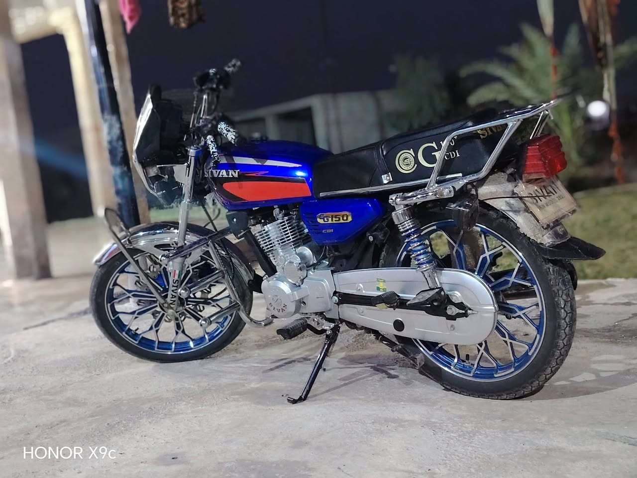 سلام عليكم 

موديل 25 ✅

موطور ساڤين✅ 

محرك 150✅

محرك شرط ما مفتوح ✅

كهربائيات كلها شقاله ✅

سويج ريمون عن بعد شقال بصمه شقالات منفيس بي ✅

موطور كلوو شرط ✅

800 وبي مجال للشراي ✅

مكاني الحويجه الحلوات ✅

الرقم ‏‪***********‬‏✅
