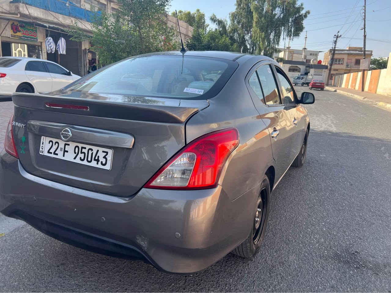 نيسان صني هندي موديل 22سنويه جديده ماشيه 138الف كيلو متر بيها قطعتين صبغ ومكانين بارد مكان سيارة كركوك رحيماوا

سعر.   100
*********** كركوك, العراق
