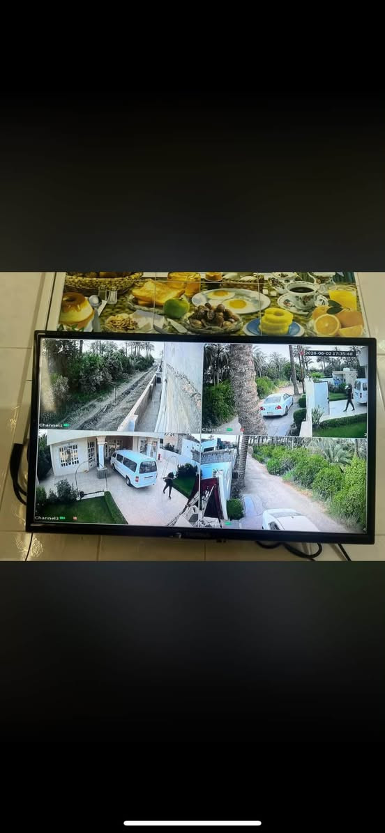 احمي  بيتك أو محلك مع  بيتك امن سستم داهوا الأصلي! 📹
✅ دقة تصوير  2 ميكا فول HD
✅  4 كاميرات + جهاز تسجيل 4 قنوات
وايضاً 8 كامرات + جهاز تسجيل 8 قنوات 
✅ ميزة التحدث والاستماع (Two-Way Talk)

✅ مشاهدة مباشرة من الموبايل بأي وقت ومن أي مكان

✅ جودة عالية وثبات في الأداء
💯 مناسب للمنازل، المحلات، المكاتب والمخازن.
📞 للحجز والاستفسار راسلنا الآن،. *********** مهندس علي 
وأسعار منافسة 

والعمل في جميع مناطق صلاح الدين وبغداد 

#كامرات عالية الجودة ✅

للستفسار *********** وتساب 

"الأمان يبدأ بكاميرا... دهوا .. لا تؤجل حماية مكانك."
