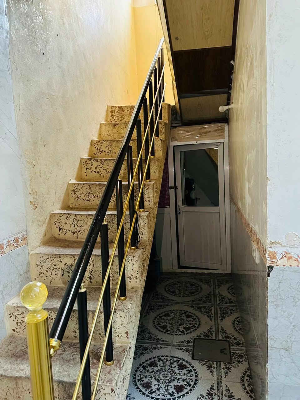 هەرزان هەرزان خانوویەکی زۆر هەرزان و گونجاو 

سلام علیکم     نرخـــئئی ۱۹٨ گەڵاو معاملە

#خانوو_بۆ فرۆشتن ⛪💒
ناونیشان 📍کەلار _قه زاي ڕزگاری (سموود) 

◼️ گەڕەکی ژاڵە 🌆🌃 کۆڵان سەبەکان 🛣️
◼️ ڕووبەری 5 بە 20 = 100 مەترە 📏📐
◼️ تاپۆی یەک ناوە  🖼️
◼️ شوێنێکی زۆۆر خۆش و دڵگیری هەیە. 
◼️ کامل ژوورەکانی 1.20 کاشییە ✅
◼️ ڕووی خۆري ئيوارييه
◼️ نرخەکەی زۆۆۆر گونجاوە ✅✅
 

🔴 ژوورەکانی ئەم خانووە پێکهاتووە لە ⬇️

🔶 میوان 🪑🚪
🔶 مساعد مطبخ 🍽️🫖
🔶 هۆڵێک 🖼️
🔶 ژوورێکی نوستن 🛋️🛏️
🔶 ڕۆشنایی 🪟
🔶 مشتەمەلات 🛁🚿

دوو ژوري هه ييه له قاتي سه روه🏚️

بؤه زانيني نرخي ئه م خانوانه خاليك له كوميند دانه

بؤ زانيارى زياتر پةيوندى بكةن بة يةكيك لةم ژمارانةى خوارةوة👇
📞☎️
***********
 

ناونیشانی نوسینگە خؤرنةوةزان ◀️ بەرمبەر مزگەوتی  ئاسودة  

ئێوەی بەڕێزیش هەر موڵکێکتان هەبوو بۆ فرۆشتن یان ویستان بیکڕن دەتوانن ڕەسم و زانیارییەکانتان بنێرن بۆ ژمارە ڤایبەری 📳✅***********
