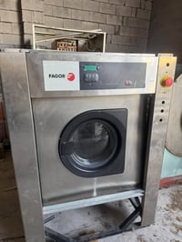 غسالة إيطالي 50kg عدد 2 غسالة أسباني هزاز 25kg عدد 2 جفافة أسباني 20kg...