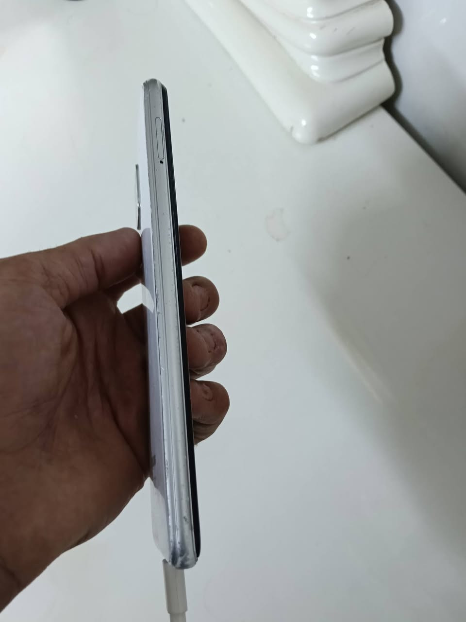 سلام عليكم عندي هاذه جهاز حلو بيص ذاكره 100و28 جهاز مبدل شاشه صليه بغداد مدينه صدر بل كفات ورا مدارس بغداد وهاذه رقمي *********** سعر جهاز 80بي مجال حك جيه او يرهم مراوس
