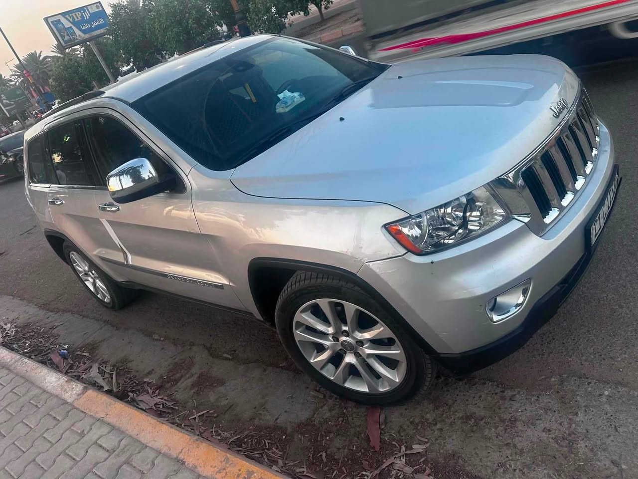 جيب٢٠١١ وارد امريكي  ضرر فقط باي. شرط قطعه وحده هنا بل عراق صار بيه جاملغ حاليا قطعتين شرط ولباقي كفاله مكينه كير صدر تايرات تبريد ويل ٢٠ شادله سياره خير من الله نصبه وحلوه مكان سياره بعقوبه سعره ١٣٦ شويه بيه مجال للشراي ***********
