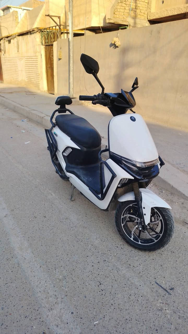 السلام عليكم دراجة شحن سكنس كفاله بطارية وملف وعقل فول مواصفات
بطارية ليثيوم 72 فولت 60 امبير🔥 
السرعة 80 حقيقي
الشحنة الوحده تمشيك 90 كيلو
عدد المنر 3
بريكات هايدروليك
مثبت سرعة
اشاير +لايت زينون
السعر 950 وبيها مجال
***********
متوفر واتساب
