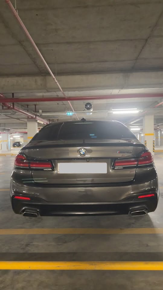 BMW 540i 

بي إم دبليو540i. 2017. مسوي لها فيس لف 2023. فل فل 
مواصفات، السيارة ألماني مو أمريكي، وباكج M أصلي، ومحرك V6 توين توربو. السيارة بحالة ممتازة جداً من  الداخل والخارج.  ماشية 110 آلف فقط. سيارة اشتريت من المانيا جبت أربيل. داخل السيارة كلش نظيف و خارج كلش نظيف. للاستفسار والمزيد من التفاصيل، يرجى التواصل***********

٢٥٩٠٠$(25900$)
