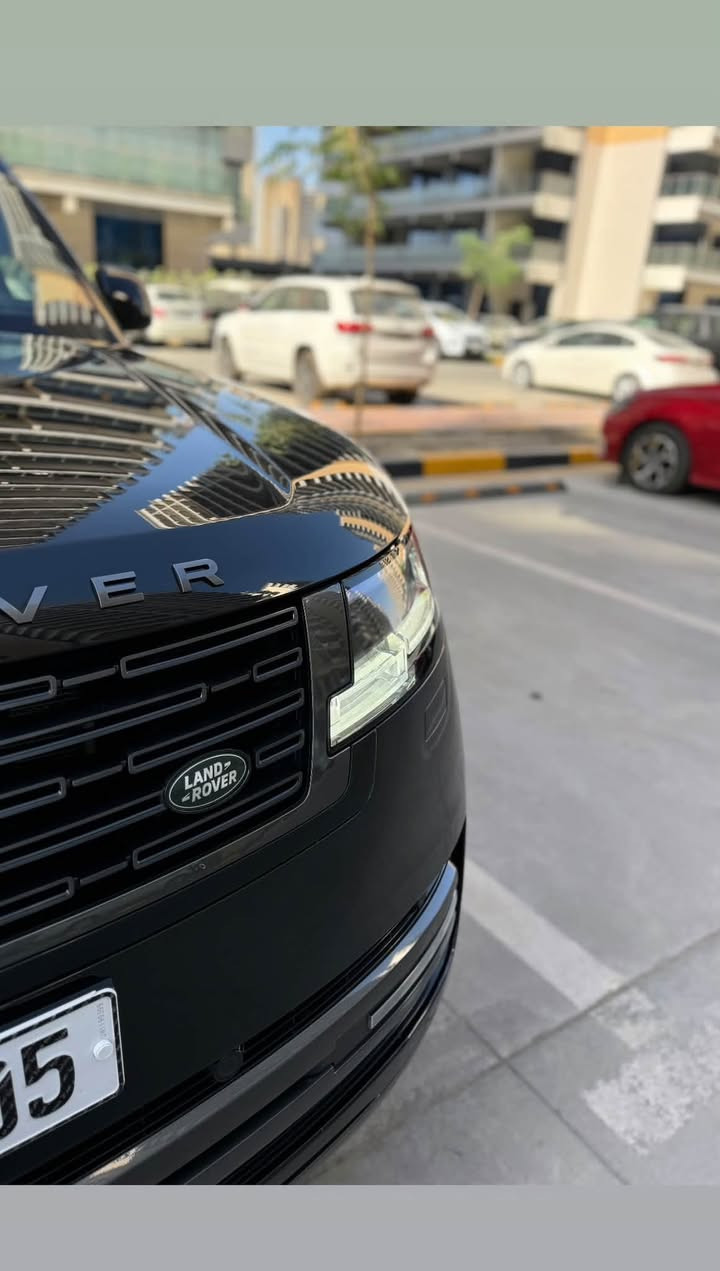 للبيع او المراوس رانج روفر 2025 hse P400 
محرك V6 وكاله سردار خاصعه للضمان شركه 
فول مواصفات كفاله عامه ماشيه 19km ....🍂

مواصفات 1/1 
بانوراما 
بصمه 
جكات 
بيبان شفط 
عدد شاشات 3
عدد كامرات 5 
جنطه كهرباء 
دوس كهرباء 
كراسي جلد 
كراسي كهرباء
تدفئه تبريد 
خزن ميموري 
الى اخر معروفه 
------------------------------------------
موقع سياره بغداد الشراي يتصل او واتساب 
الهاتف : ***********
